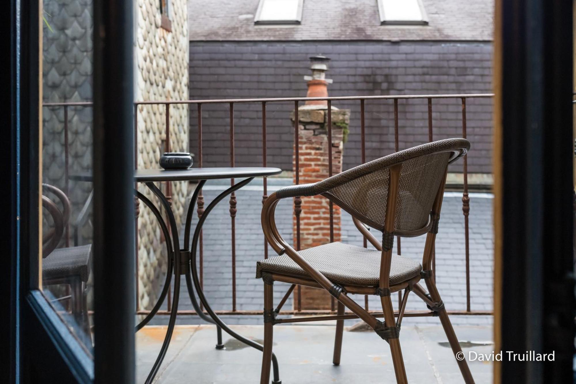 Suites Mana- Studio Art Ducal Avec Terrasse Sur L'Arriere De La Place Ducale Parking Inclus Charleville-Mézières Exterior foto